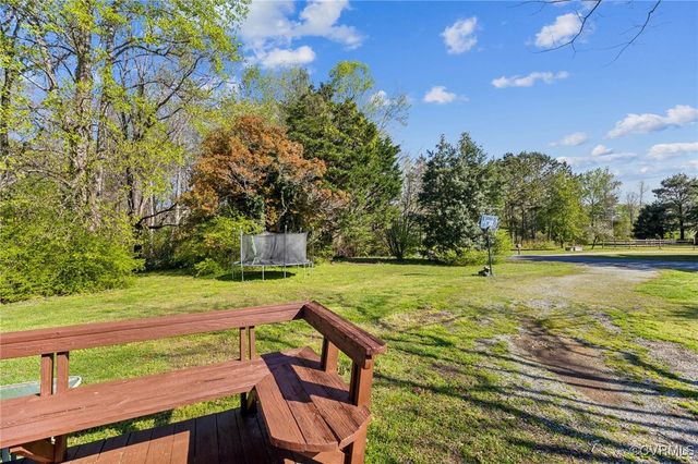 42 Jones Dr, Weems, VA 22576
