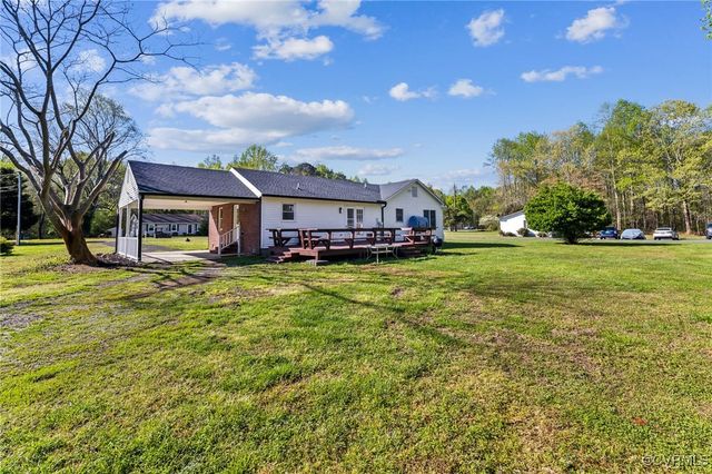 42 Jones Dr, Weems, VA 22576