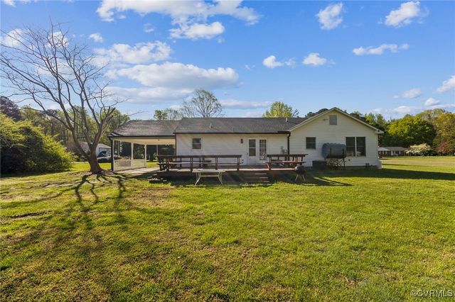 42 Jones Dr, Weems, VA 22576