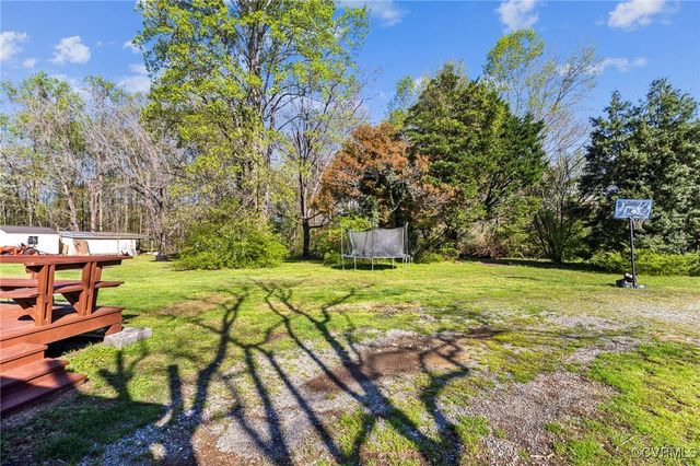 42 Jones Dr, Weems, VA 22576