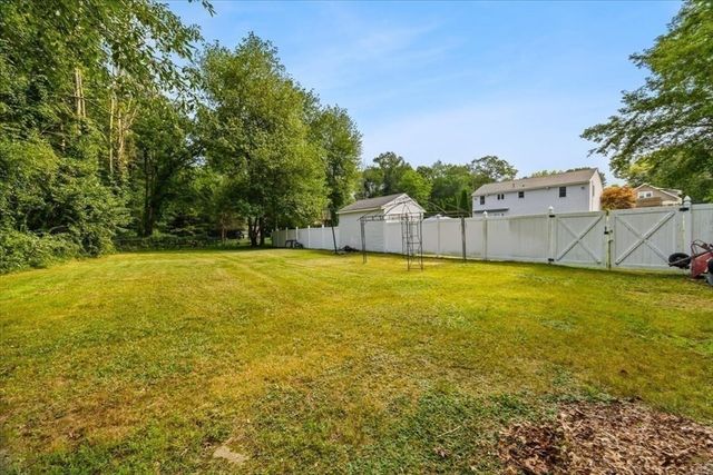 635 Dighton Ave, Taunton, MA 02780