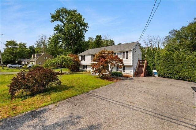 635 Dighton Ave, Taunton, MA 02780