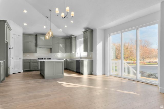 1113 W ANGEL HILL CT, Layton, UT 84041