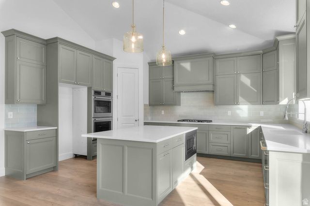 1113 W ANGEL HILL CT, Layton, UT 84041