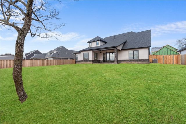 871 Greenhorn Street, Bentonville, AR 72712