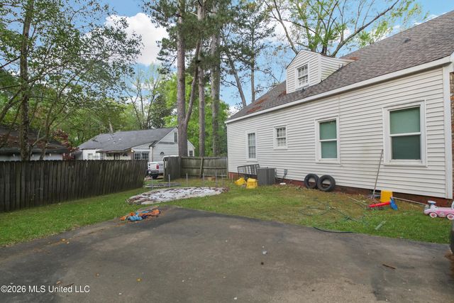 408 Northside Circle, Jackson, MS 39206