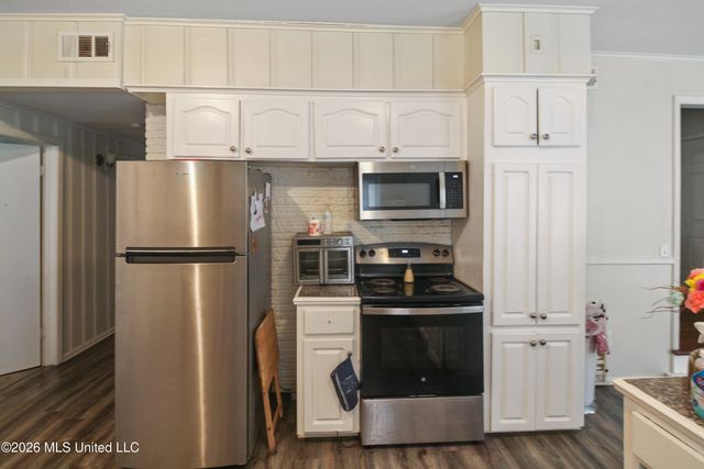 408 Northside Circle, Jackson, MS 39206