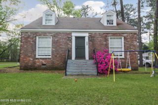 408 Northside Circle, Jackson, MS 39206