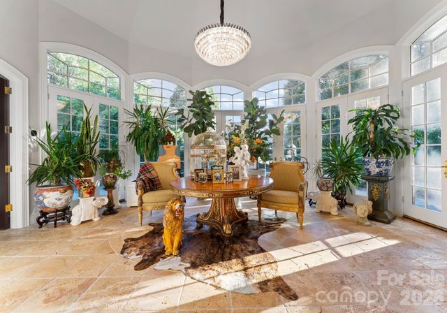 240 21st Avenue Drive NW, Hickory, NC 28601
