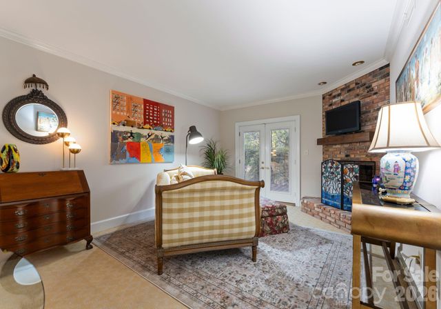 240 21st Avenue Drive NW, Hickory, NC 28601