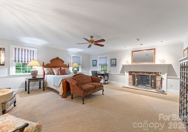 240 21st Avenue Drive NW, Hickory, NC 28601