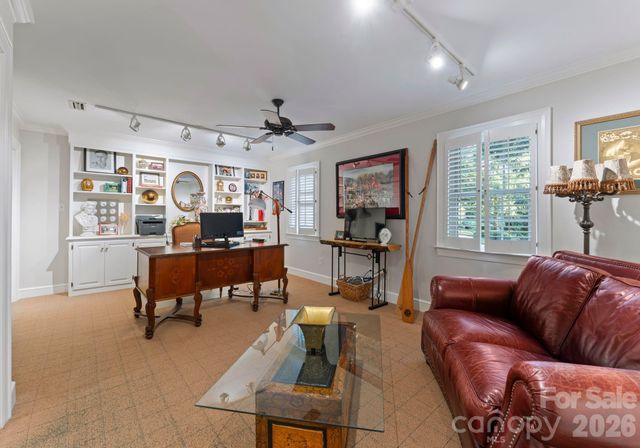 240 21st Avenue Drive NW, Hickory, NC 28601