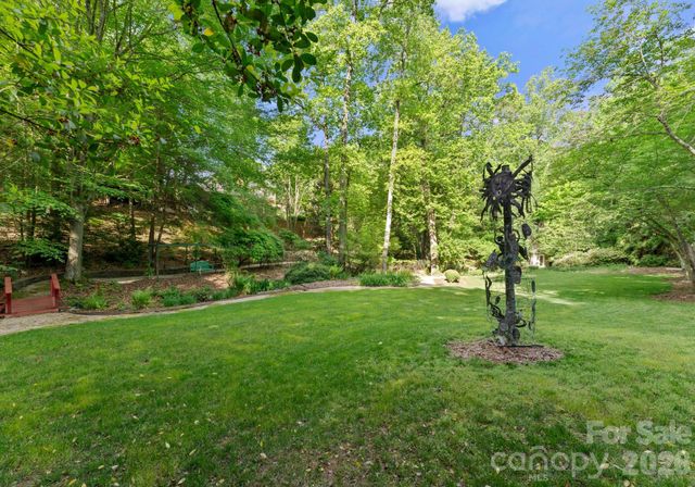 240 21st Avenue Drive NW, Hickory, NC 28601