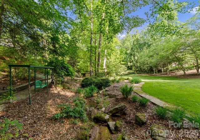 240 21st Avenue Drive NW, Hickory, NC 28601