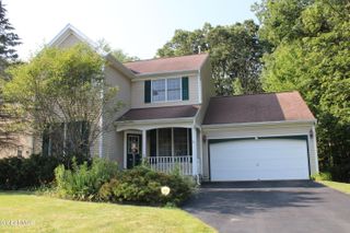18 Lupine Drive, Malta, NY 12020