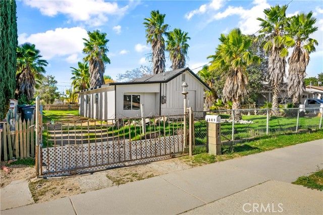 1049 Beaumont, Beaumont, CA 92223