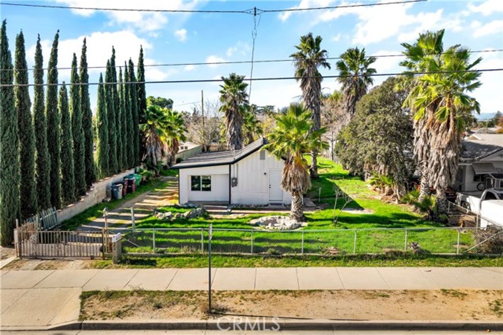 1049 Beaumont, Beaumont, CA 92223