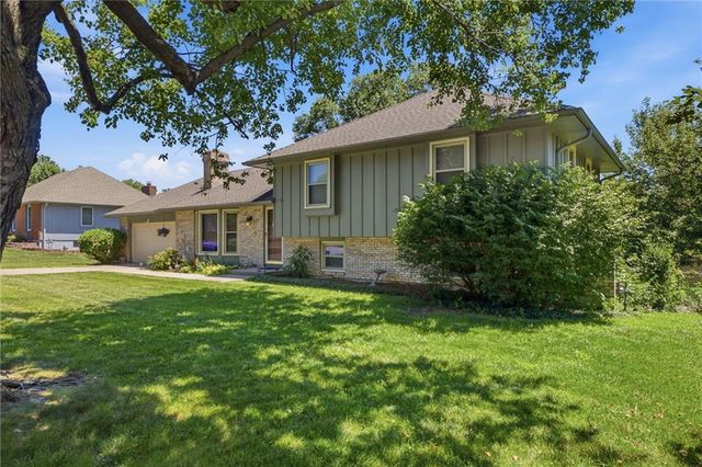 503 S Park Drive, Raymore, MO 64083