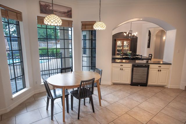 56 English Oak Court, Lake Jackson, TX 77566