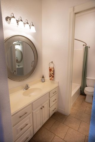 56 English Oak Court, Lake Jackson, TX 77566