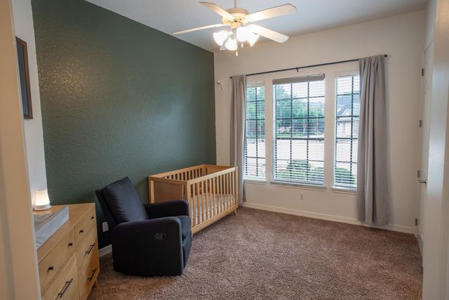 56 English Oak Court, Lake Jackson, TX 77566