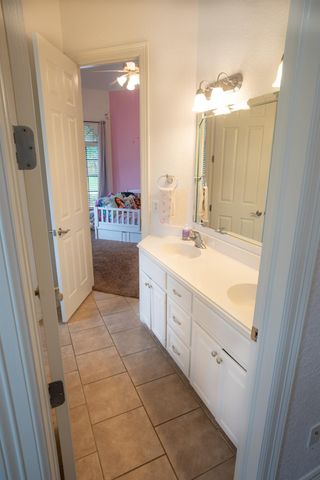 56 English Oak Court, Lake Jackson, TX 77566