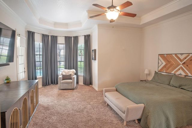 56 English Oak Court, Lake Jackson, TX 77566