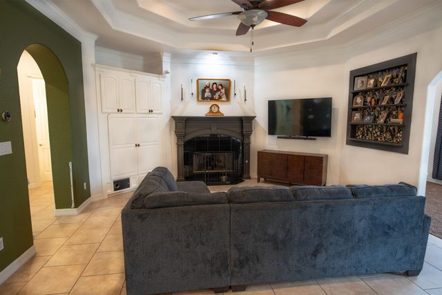 56 English Oak Court, Lake Jackson, TX 77566