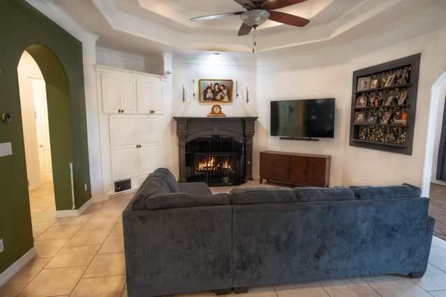 56 English Oak Court, Lake Jackson, TX 77566