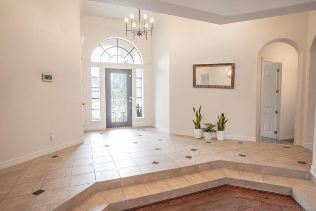 56 English Oak Court, Lake Jackson, TX 77566