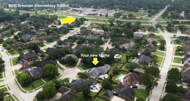 56 English Oak Court, Lake Jackson, TX 77566
