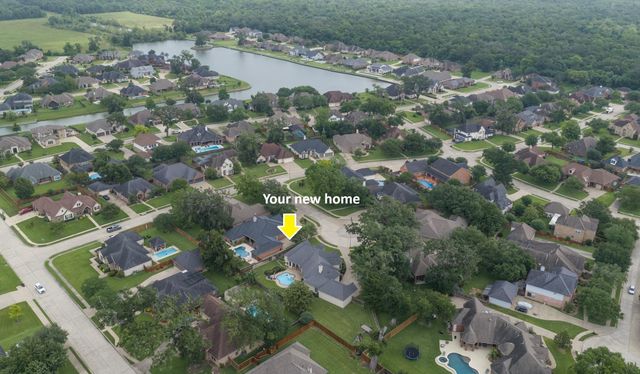 56 English Oak Court, Lake Jackson, TX 77566