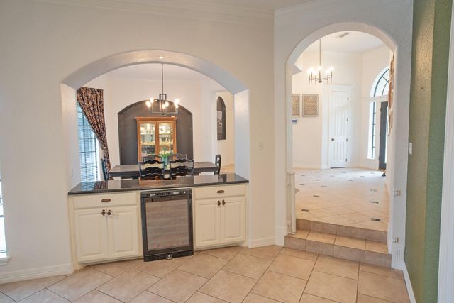 56 English Oak Court, Lake Jackson, TX 77566
