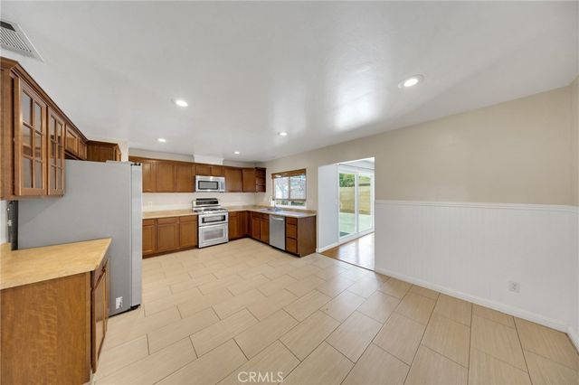 2158 HOLLY AVE, Ontario, CA 91762