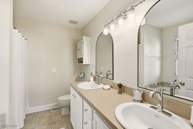 617 Eaton Drive, Aurora, OH 44202