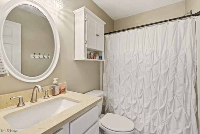 617 Eaton Drive, Aurora, OH 44202