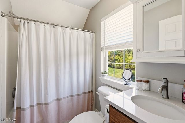 617 Eaton Drive, Aurora, OH 44202