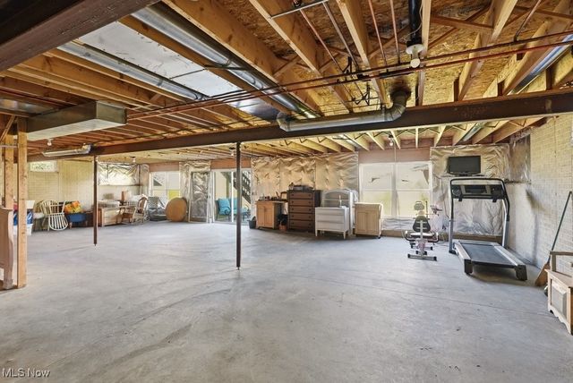 617 Eaton Drive, Aurora, OH 44202