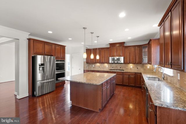 5666 SPRIGGS MEADOW DR, Woodbridge, VA 22193