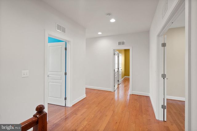 5666 SPRIGGS MEADOW DR, Woodbridge, VA 22193