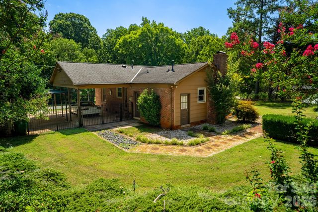 1433 Niagara Circle, Charlotte, NC 28214