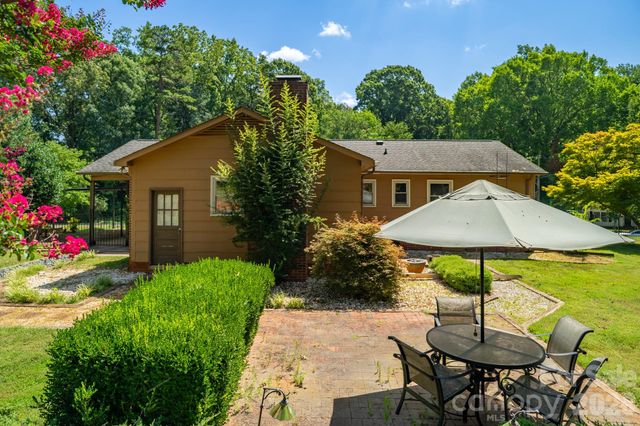 1433 Niagara Circle, Charlotte, NC 28214