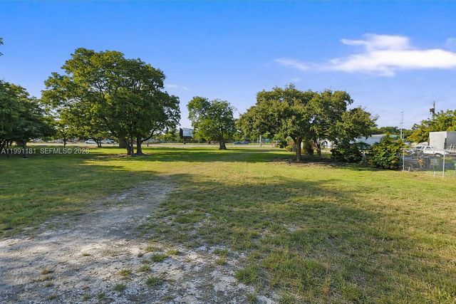 22650 SW 123rd Rd, Miami, FL 33170