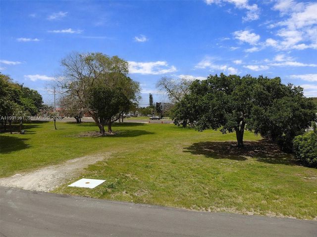 22650 SW 123rd Rd, Miami, FL 33170