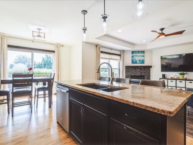 369 Bent Creek Dr, Marion, IA 52302