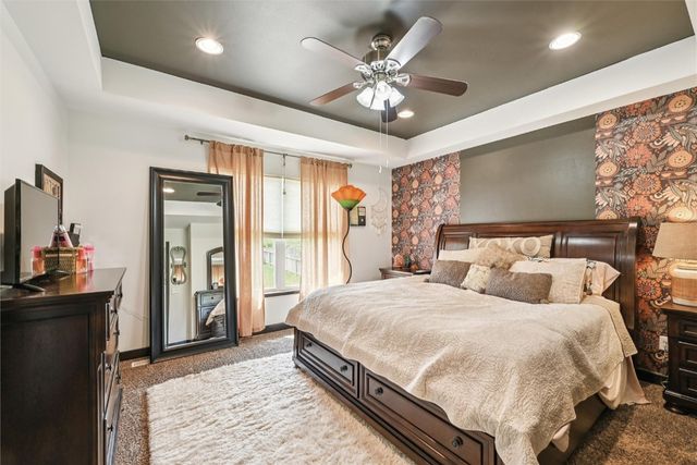 369 Bent Creek Dr, Marion, IA 52302