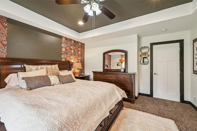 369 Bent Creek Dr, Marion, IA 52302