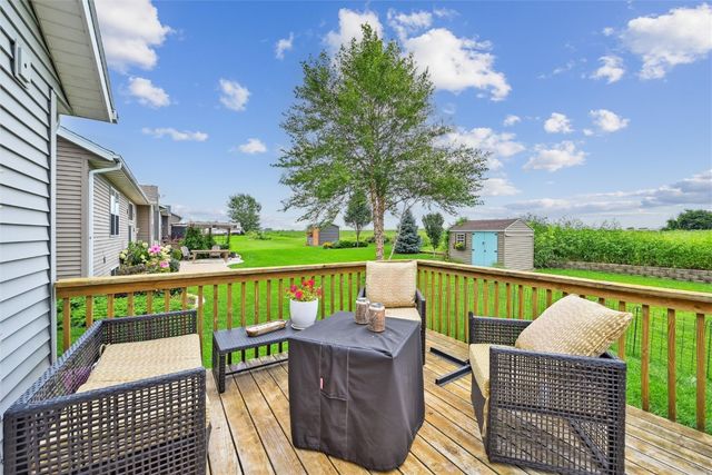 369 Bent Creek Dr, Marion, IA 52302