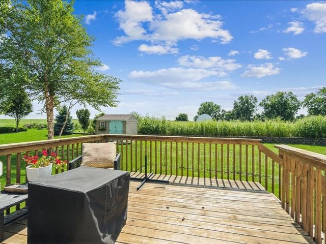 369 Bent Creek Dr, Marion, IA 52302