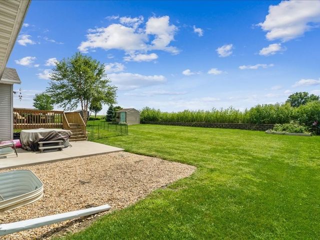 369 Bent Creek Dr, Marion, IA 52302